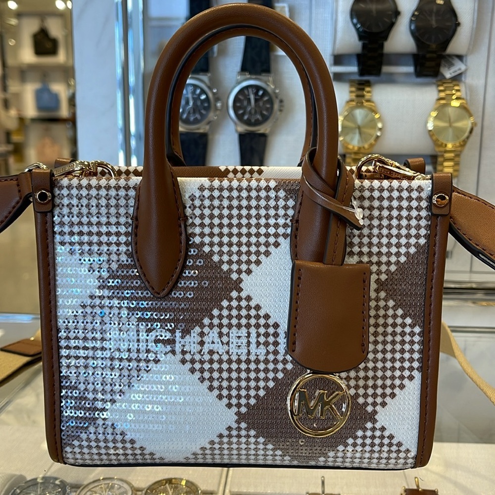 Michael Kors Mirella Extra-Small Logo Crossbody XBODY Shopper Bag
Luggage
NWT - Picture 3 of 16